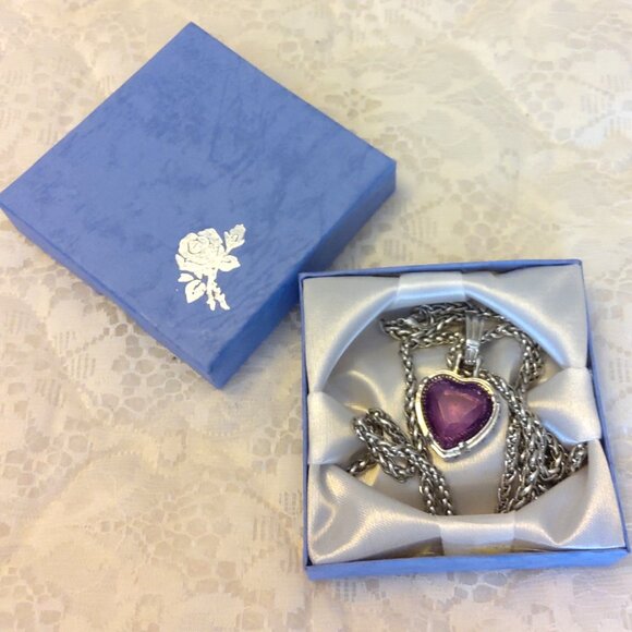 Vintage Purple Cracked Crystal Heart Silver Pendant Silver Tone Long Necklace - Picture 8 of 11